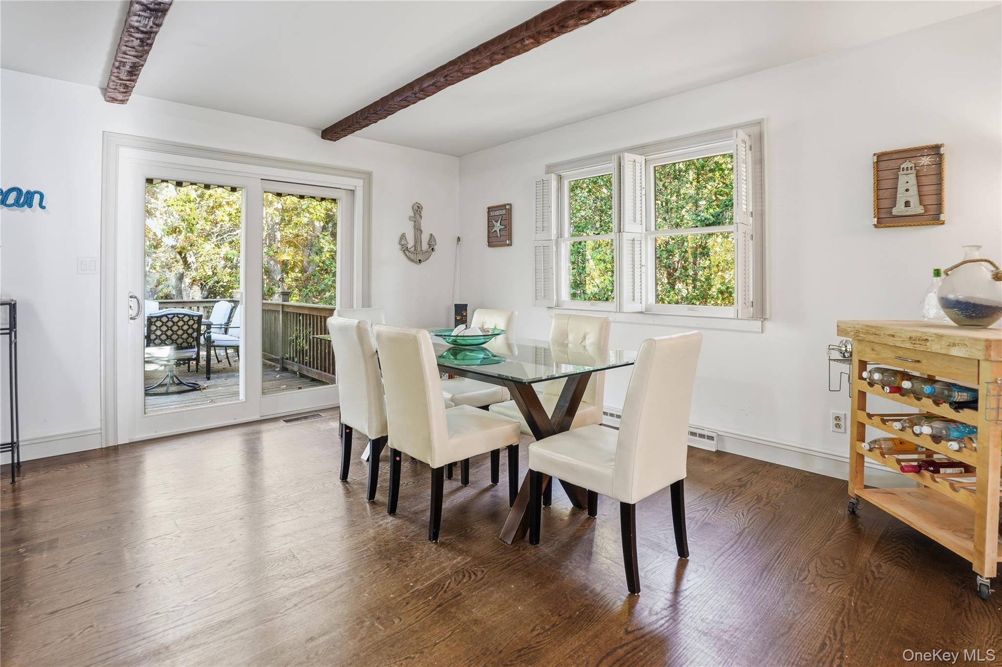 15 Club DR, Southampton, NY 11968