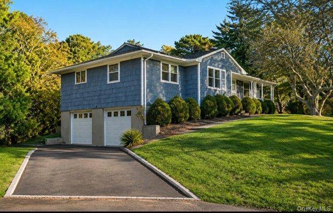 15 Club DR, Southampton, NY 11968