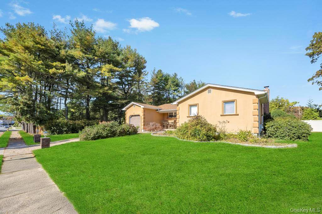 53 Stevenson PL, Deer Park, NY 11729