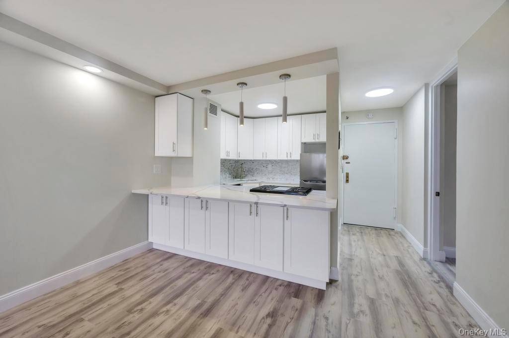 15038 Union TPKE #12K, Kew Garden Hills, NY 11367