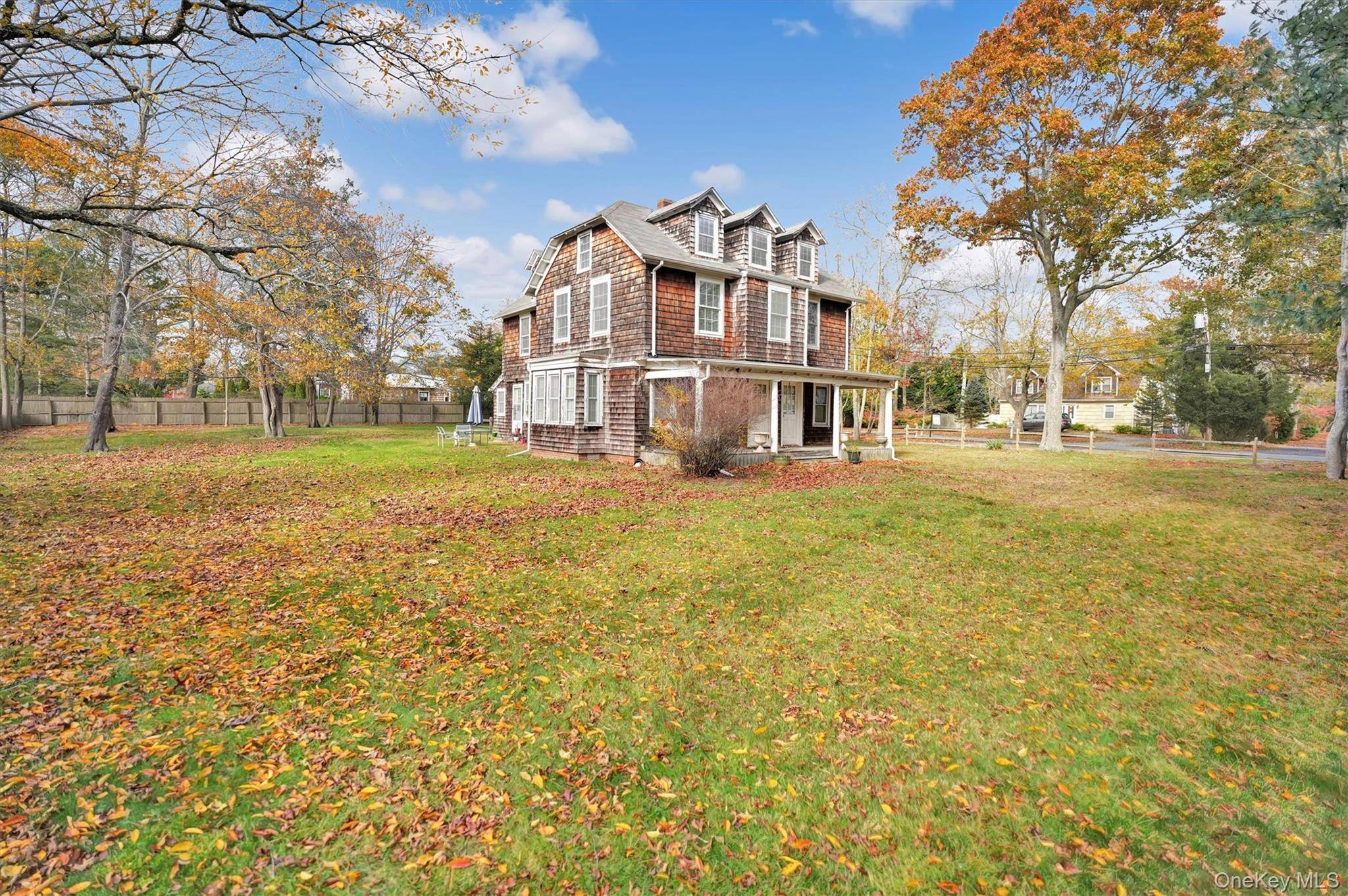 14 Halsey AVE, East Quogue, NY 11942