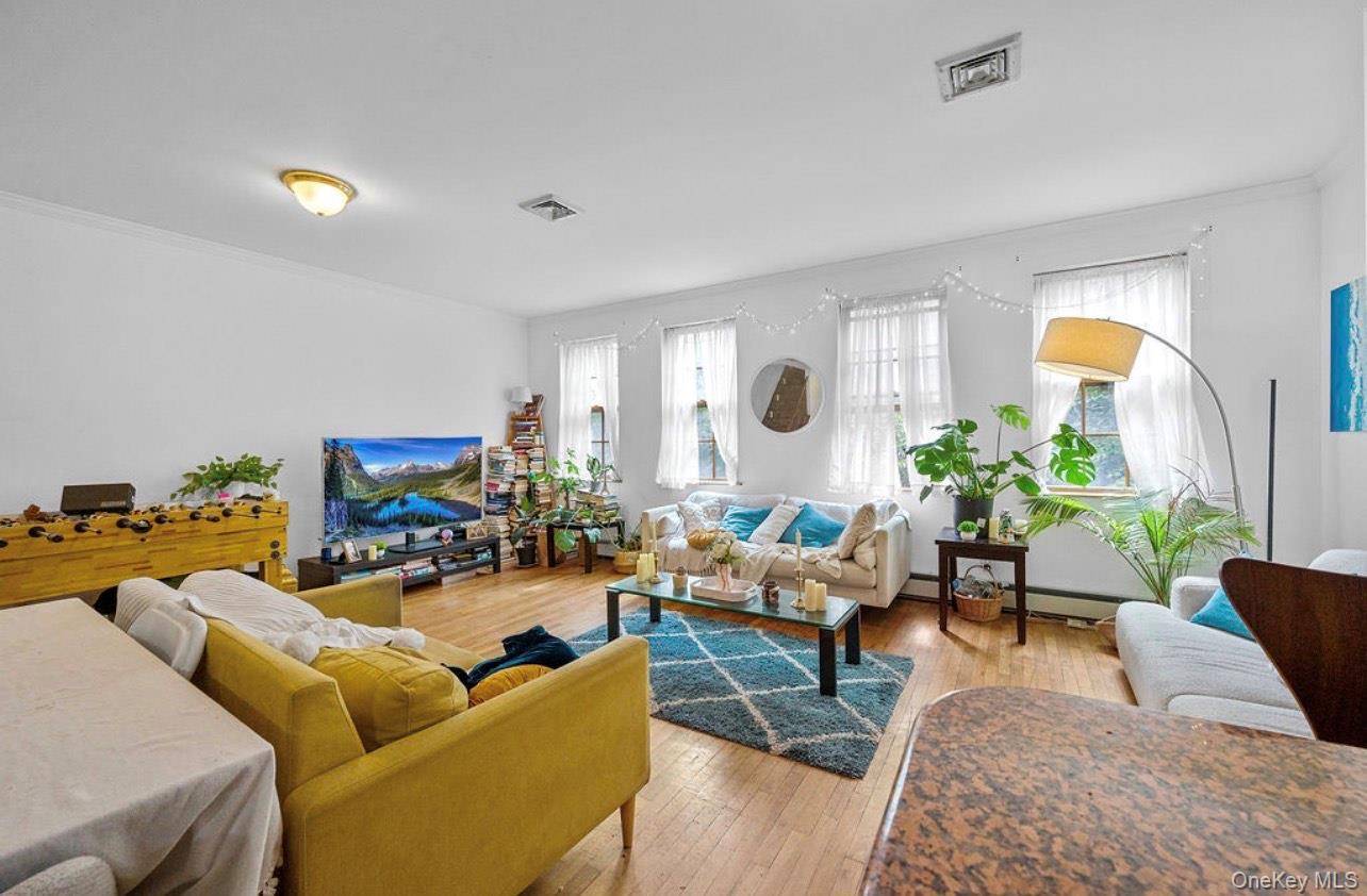 15 Evans ST, Brooklyn, NY 11201