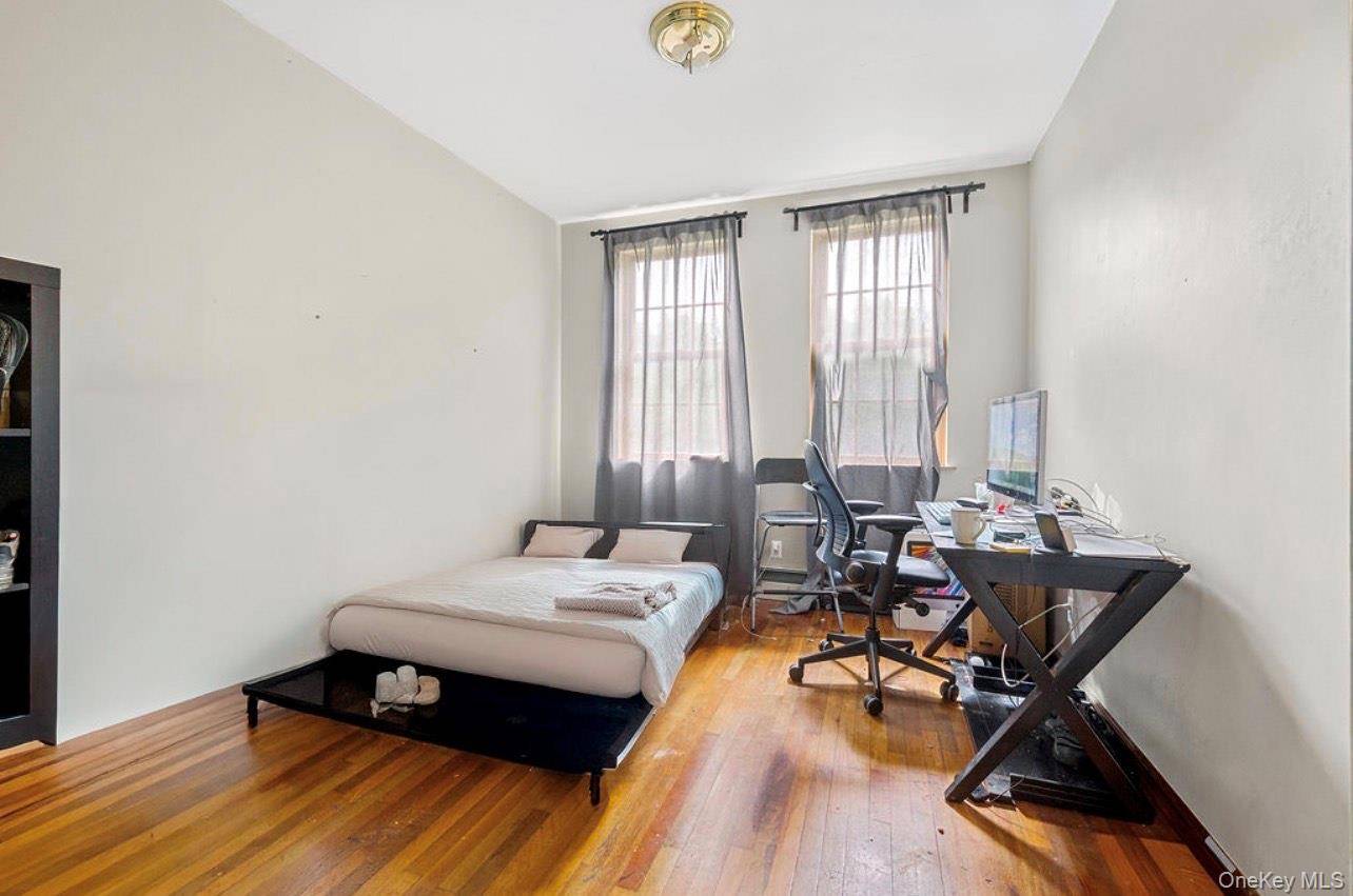 15 Evans ST, Brooklyn, NY 11201