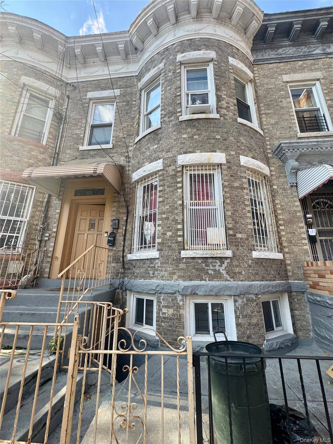 182 Lincoln AVE, Brooklyn, NY 11208