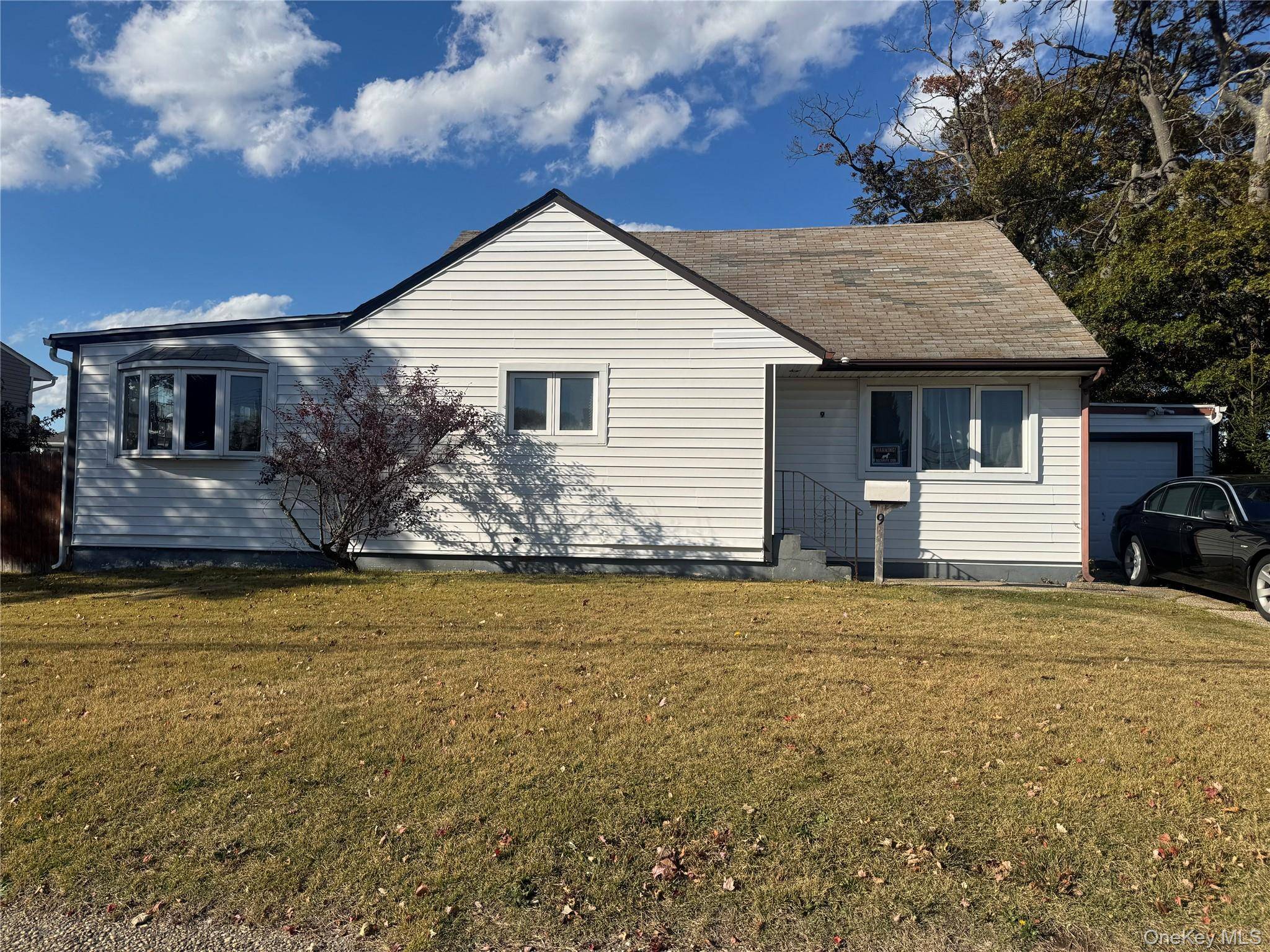 9 Pratt ST, West Babylon, NY 11704