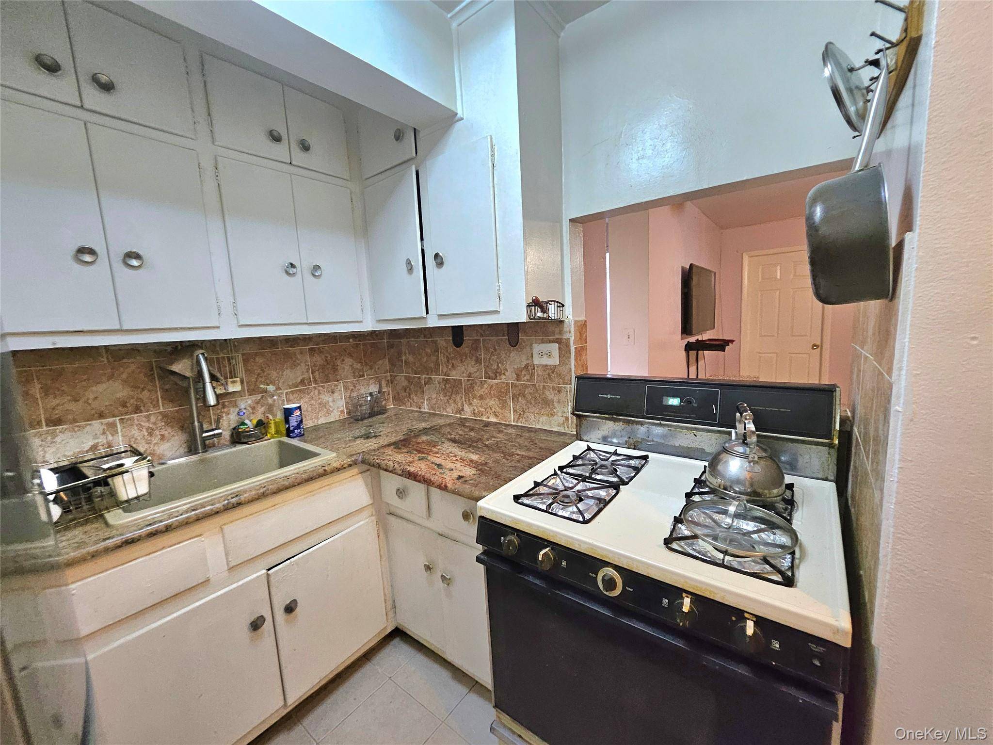 87-70 173 Street #6H, Jamaica, NY 11432