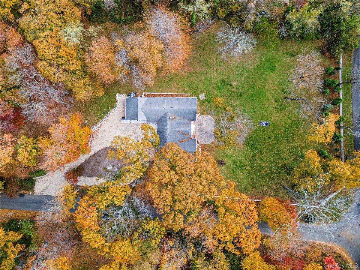 117 Locust LN, Northport, NY 11768