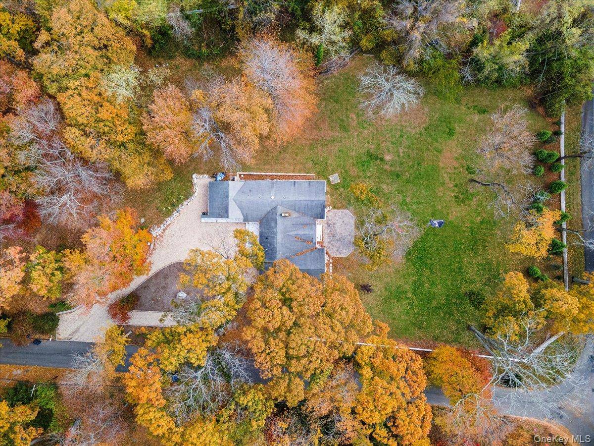 117 Locust LN, Northport, NY 11768