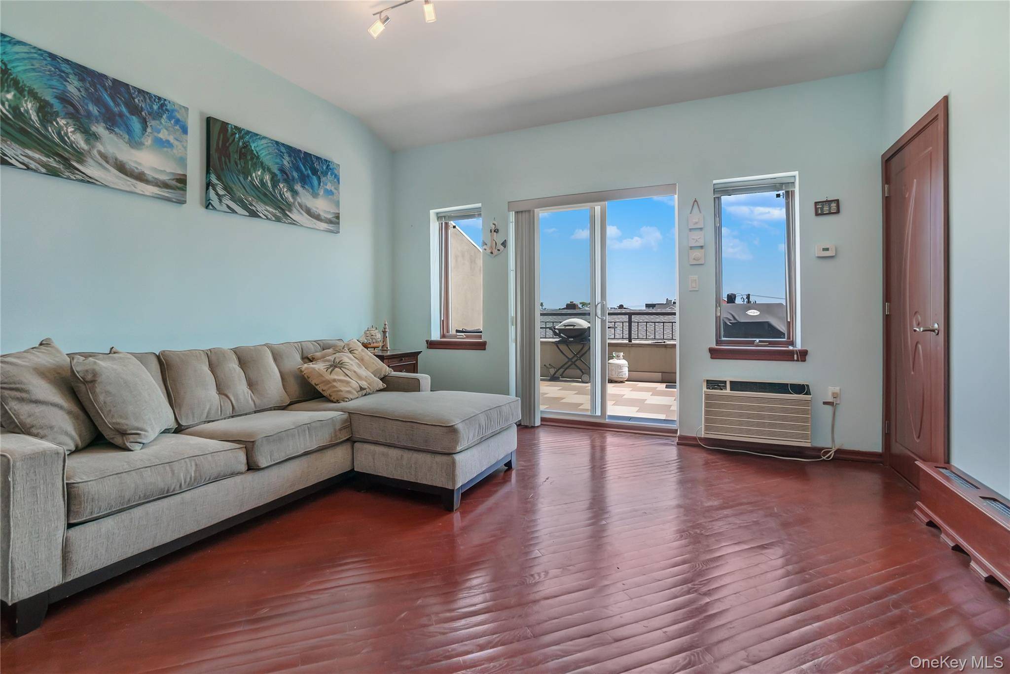 208 Beach 124th ST #6, Far Rockaway, NY 11694