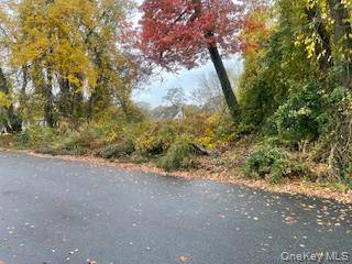 6 Pine ST, Wyandanch, NY 11798