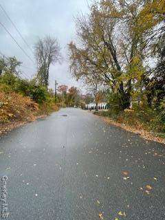 6 Pine ST, Wyandanch, NY 11798