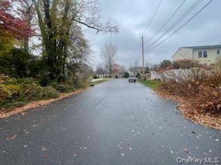 6 Pine ST, Wyandanch, NY 11798