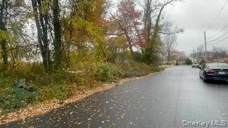 6 Pine ST, Wyandanch, NY 11798