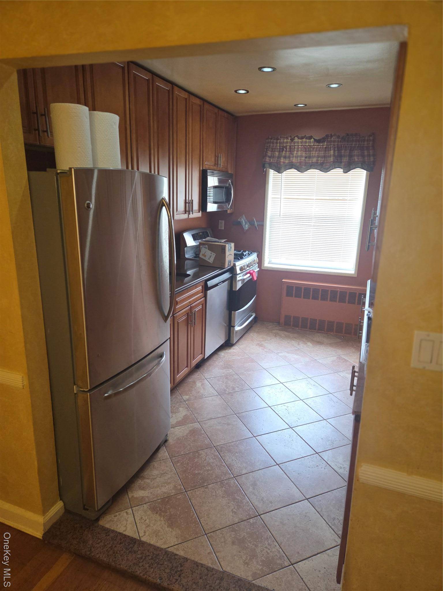 5627 210th ST, Bayside, NY 11364