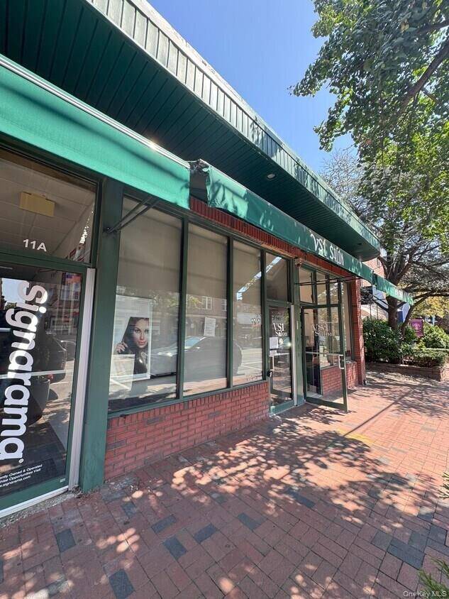 9-11 Bond ST, Great Neck, NY 11201