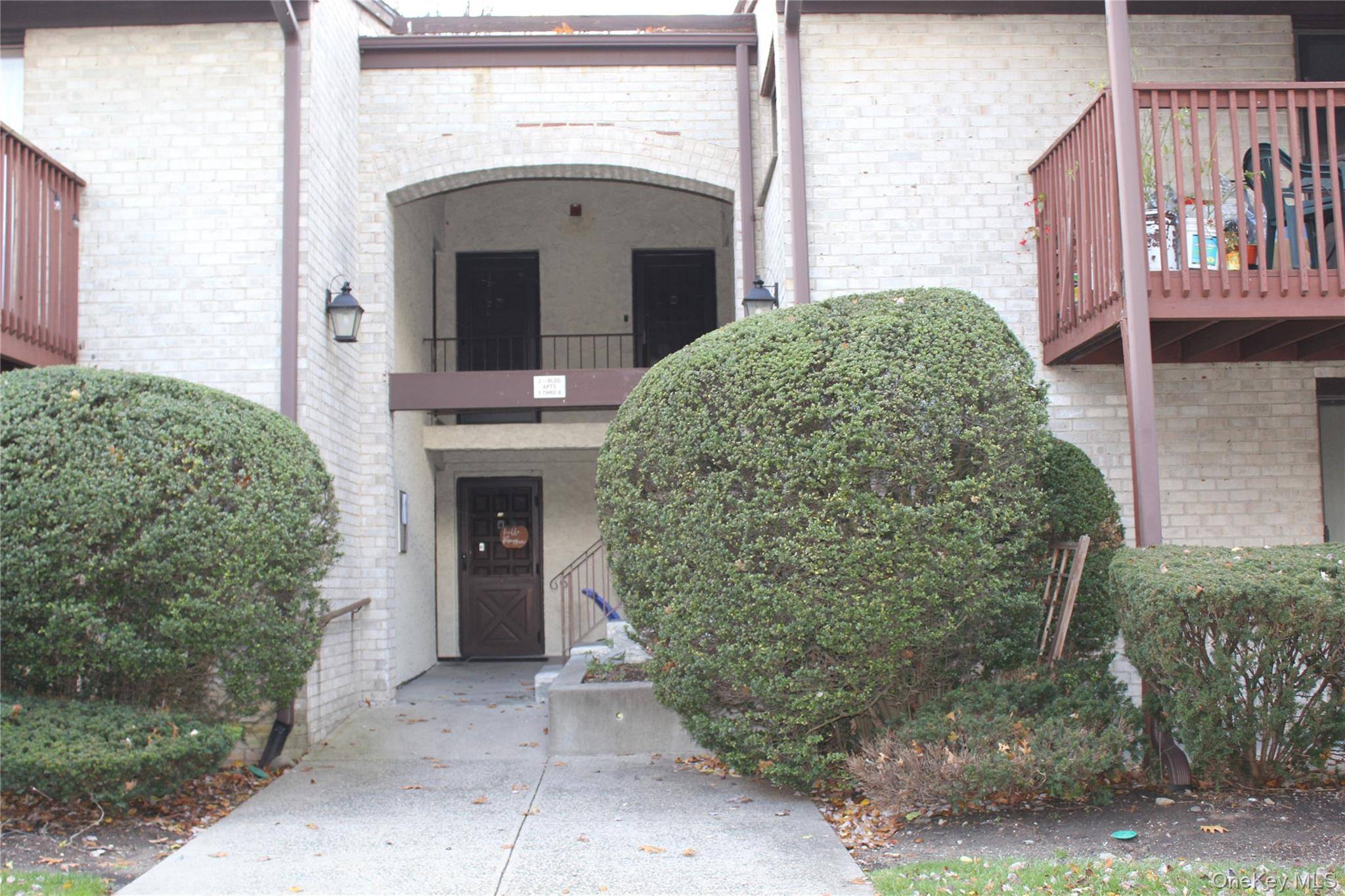 8 Secora RD #J-4, Monsey, NY 10952