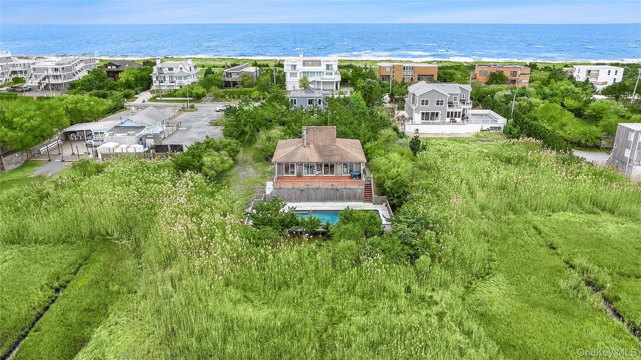 542 Dune RD, Westhampton, NY 11977