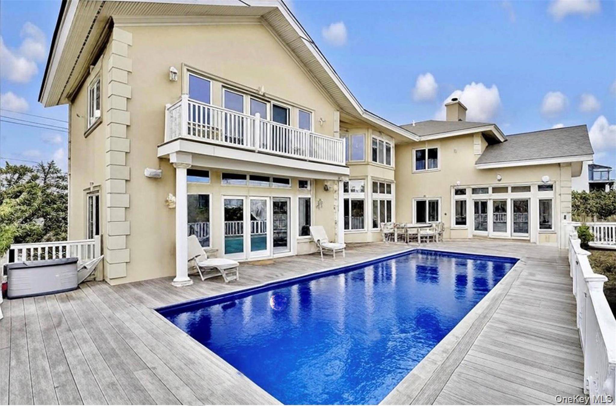 605 Dune RD, Westhampton, NY 11977