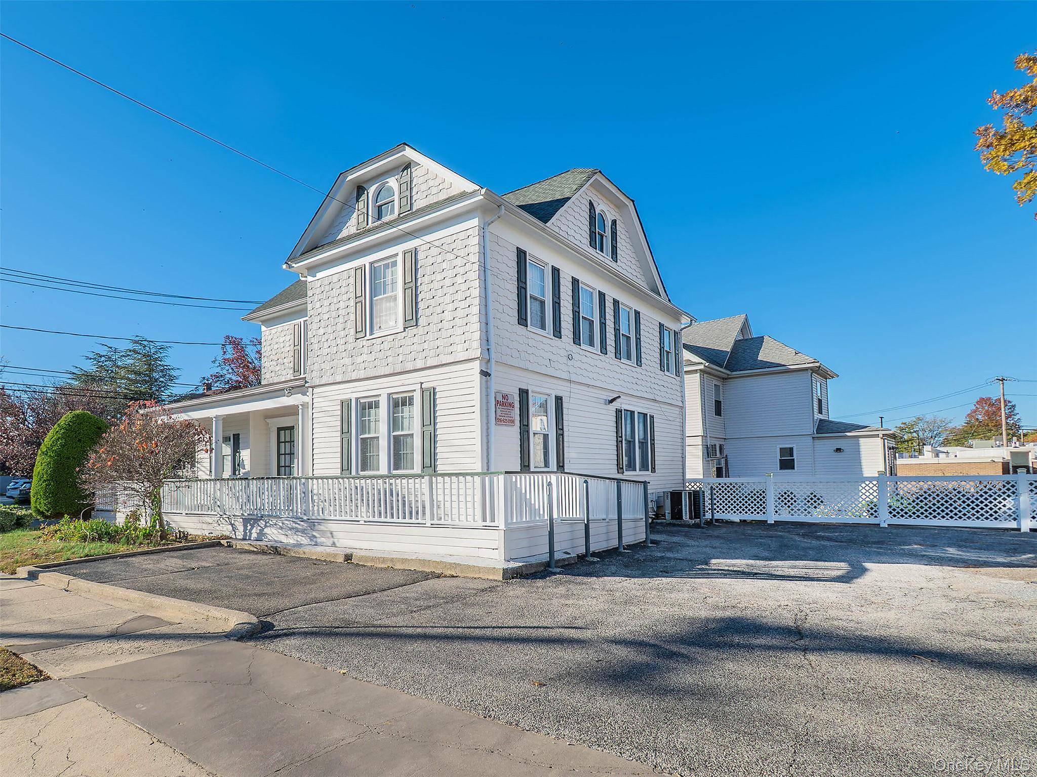17 S Maryland AVE, Port Washington, NY 11050