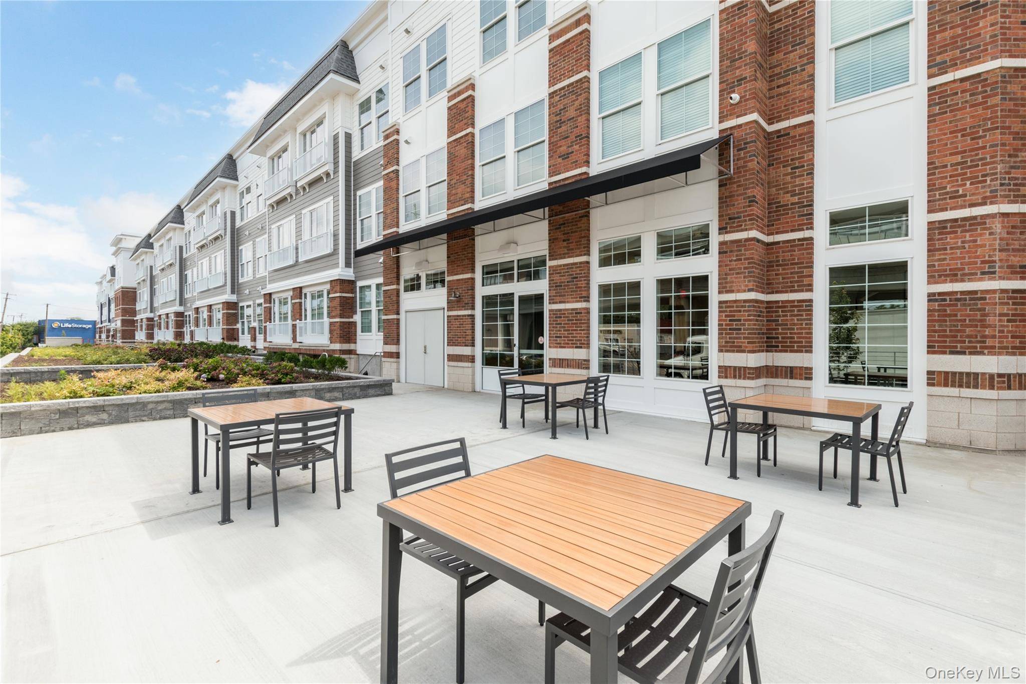 75 E Hoffman AVE #4038, Lindenhurst, NY 11757