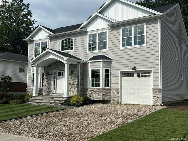 24 Patricia LN, Syosset, NY 11791