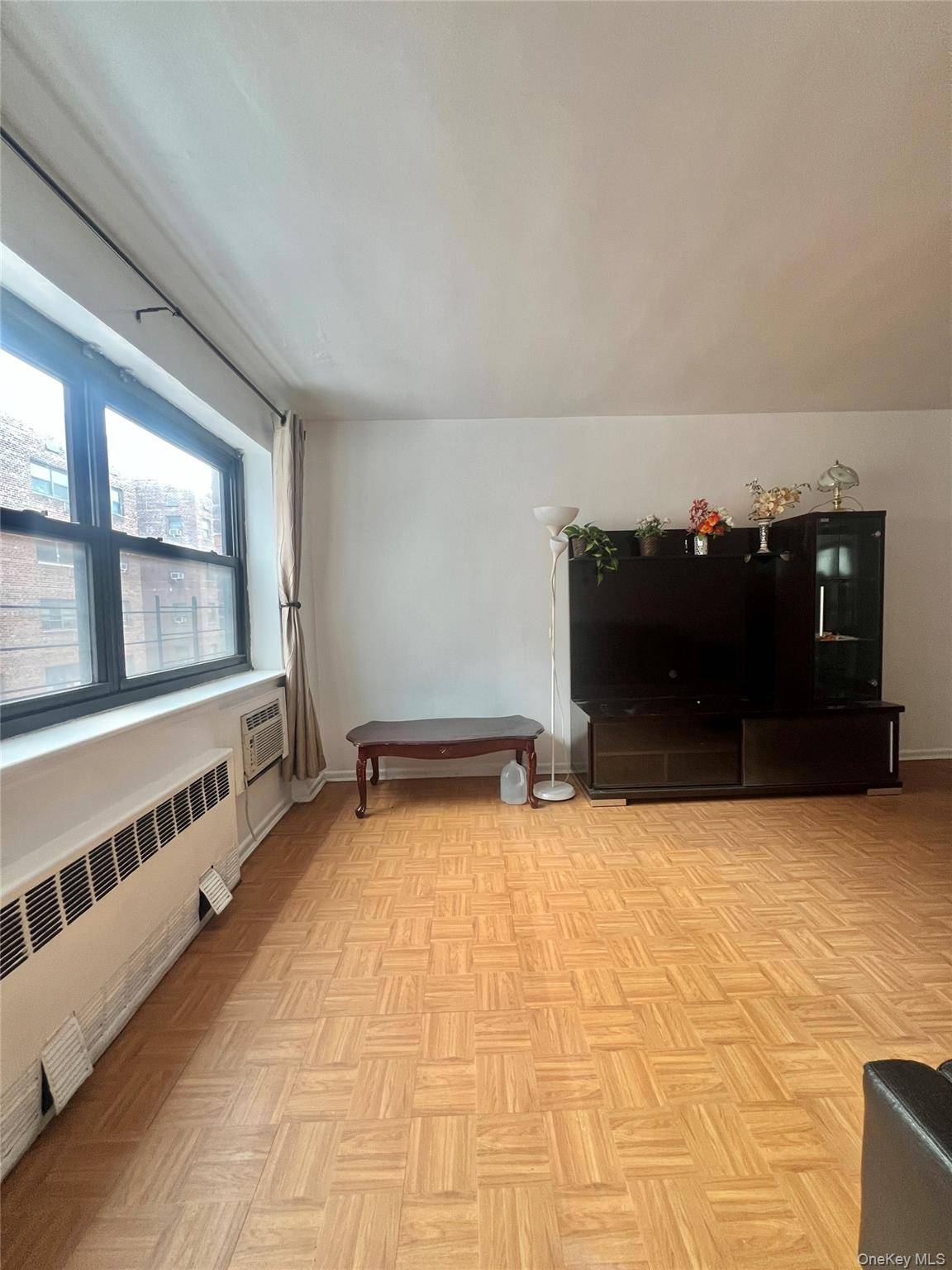 94-30 59 AVE #4H, Elmhurst, NY 11373