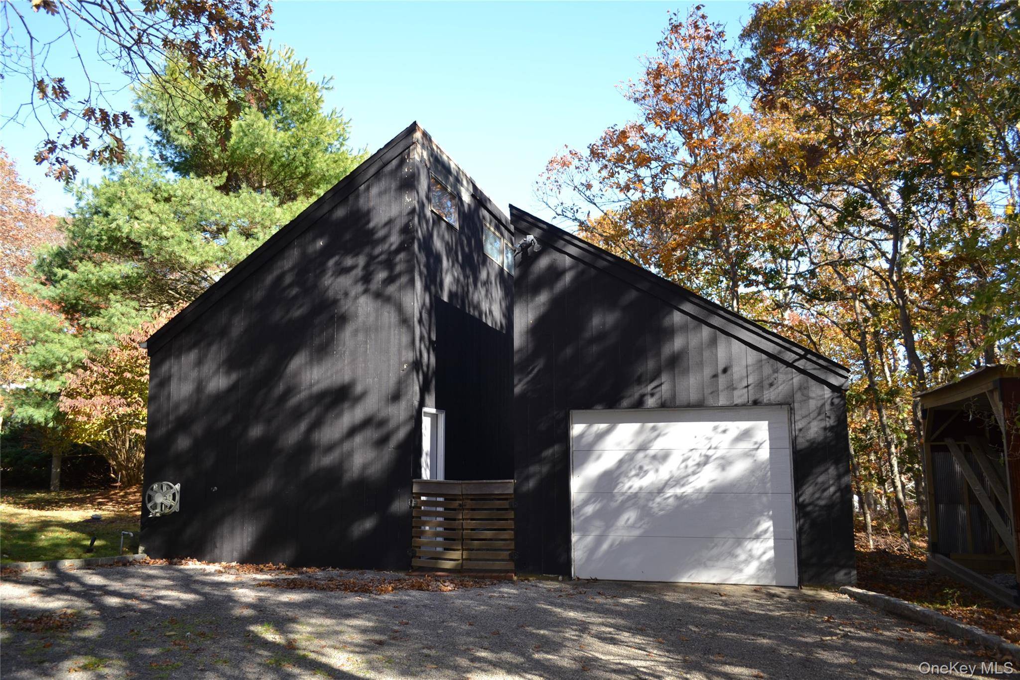 23 Scrimshaw LN, Amagansett, NY 11930