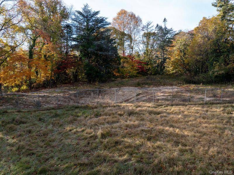 81 Old Broadway AVE, Sayville, NY 11782