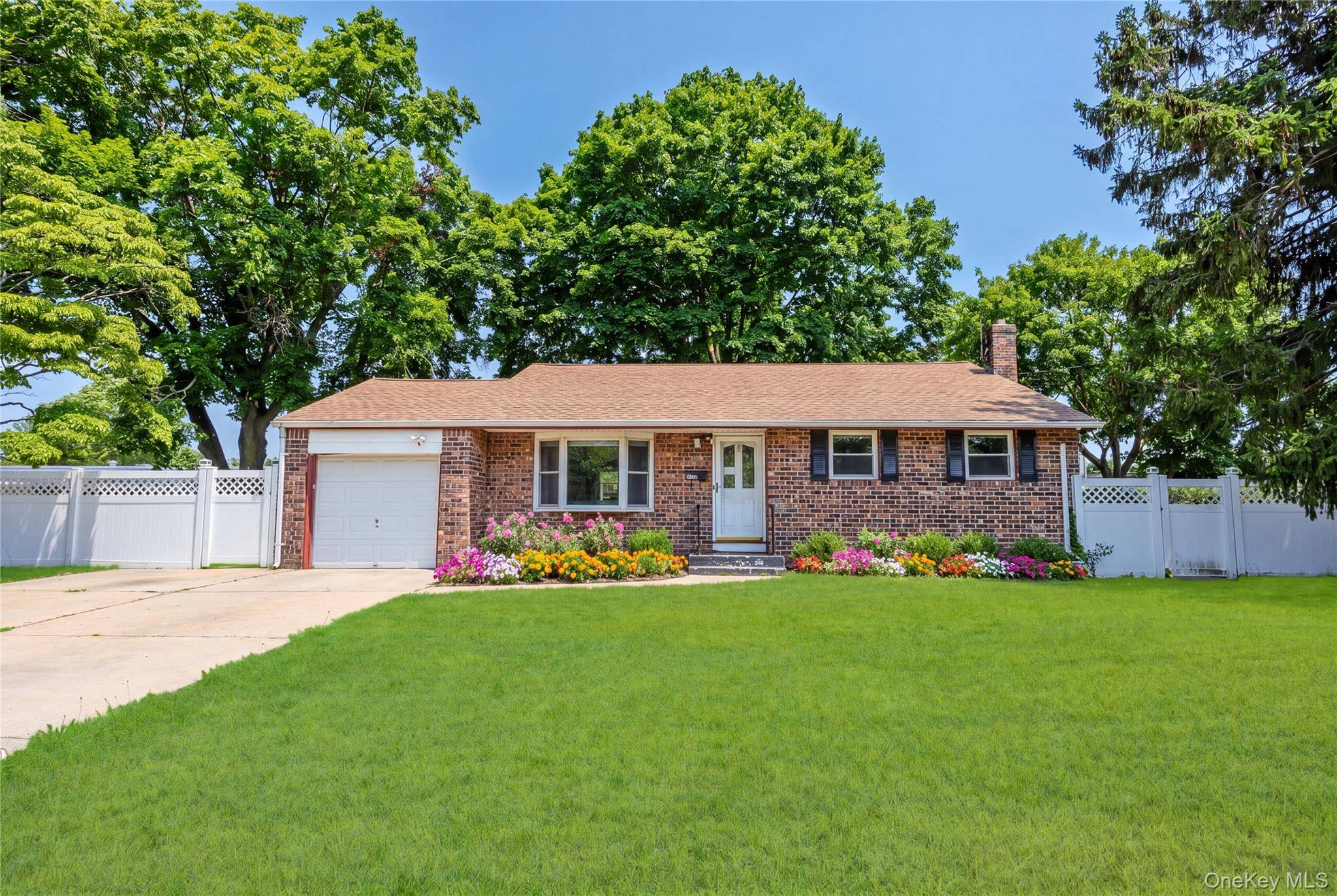 1563 Baldwin BLVD, Bay Shore, NY 11706