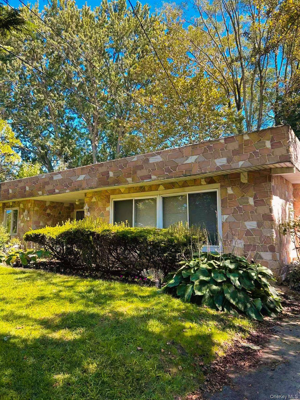 165 Scott AVE, Deer Park, NY 11729