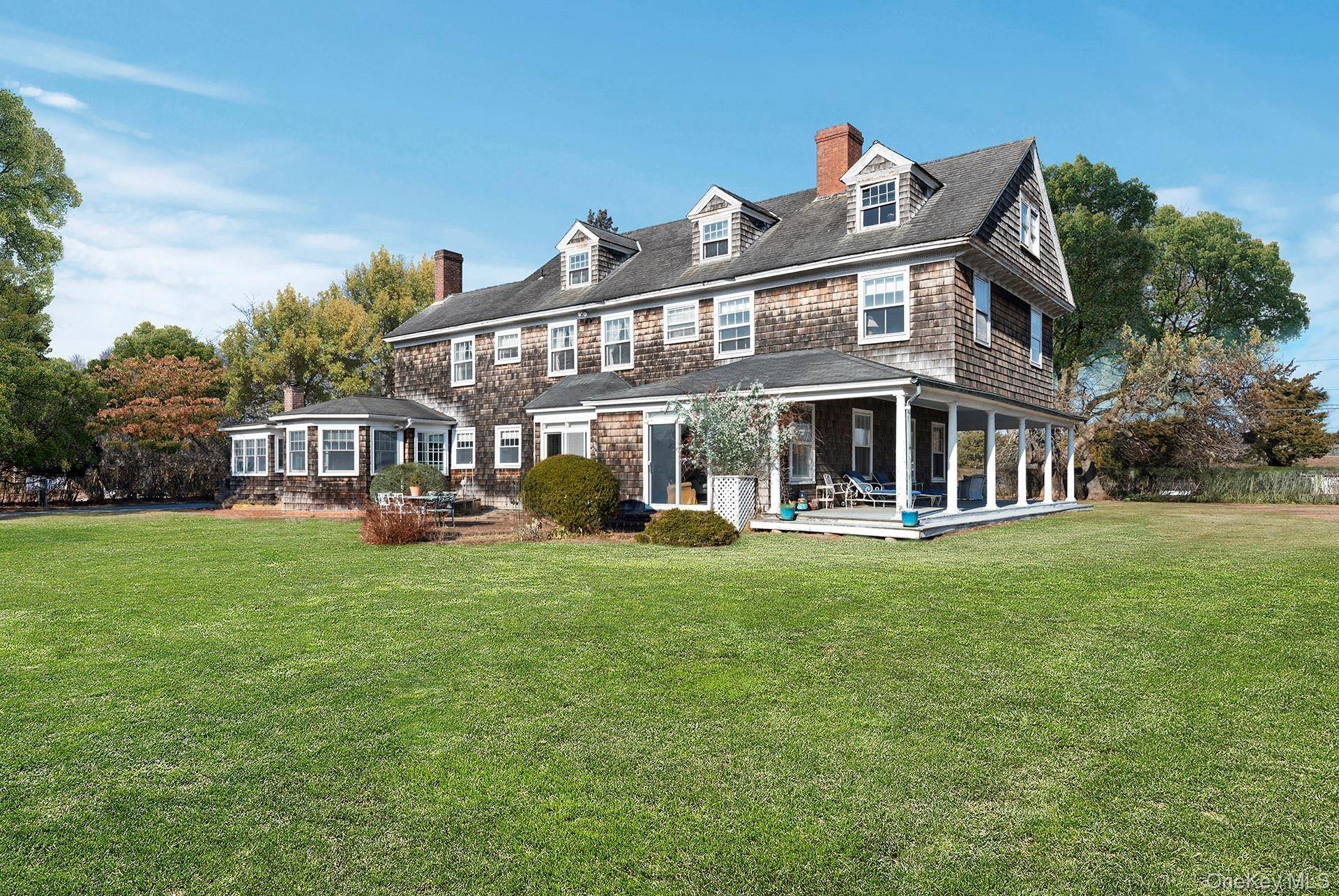 11 Shinnecock RD, Quogue, NY 11959