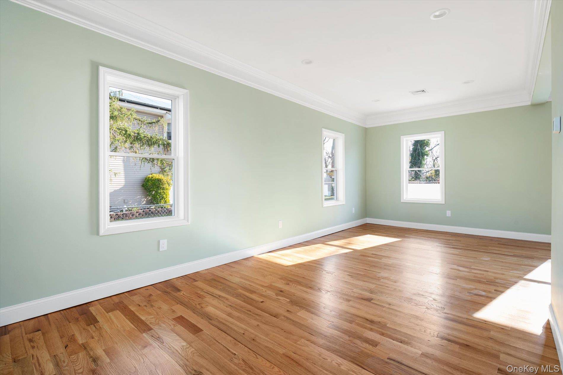 3 Williams AVE, Amityville, NY 11701