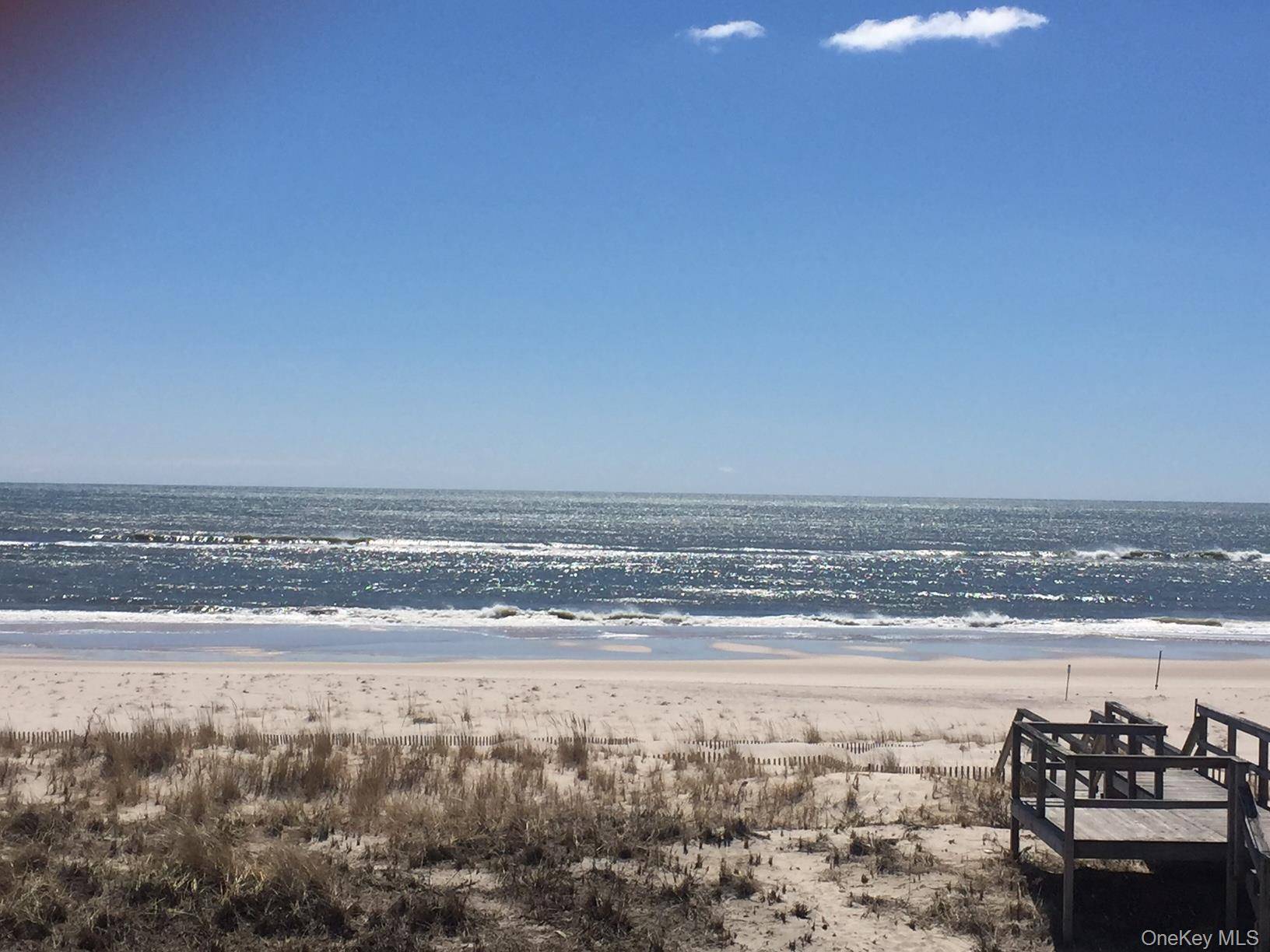 939 Dune RD, Westhampton Dunes, NY 11978