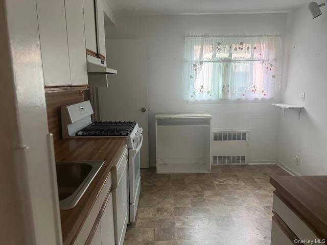 51-10 248 ST, Douglaston, NY 11362