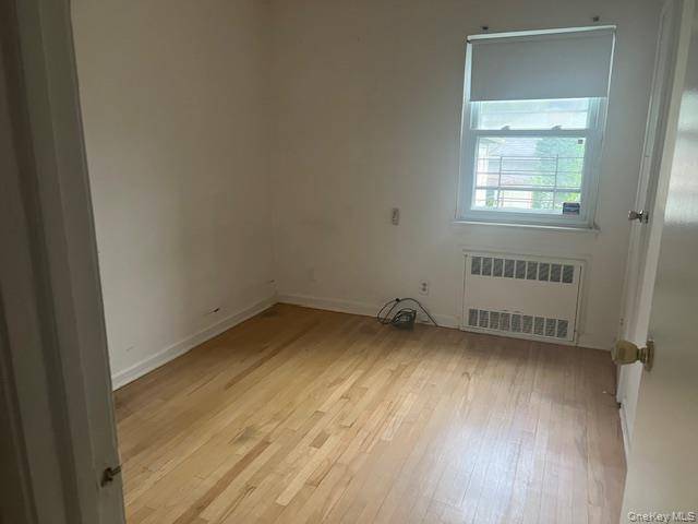 51-10 248 ST, Douglaston, NY 11362
