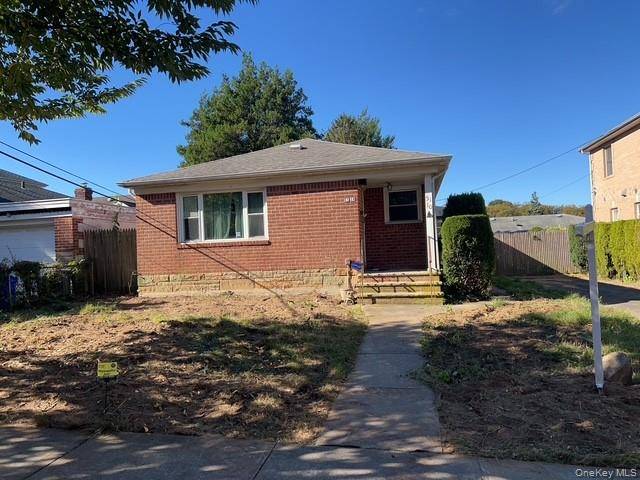 51-10 248 ST, Douglaston, NY 11362