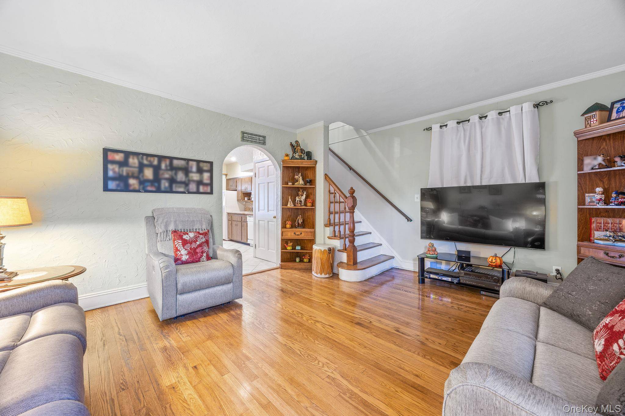 88-30 Cooper AVE, Glendale, NY 11385