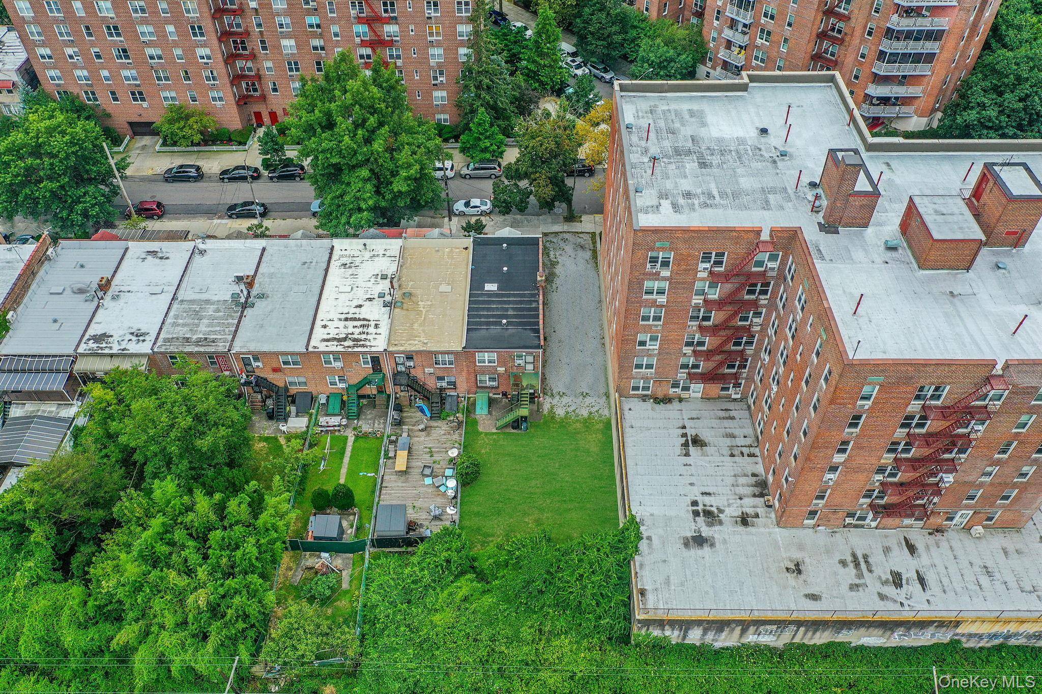 66-11 Burns ST, Rego Park, NY 11374