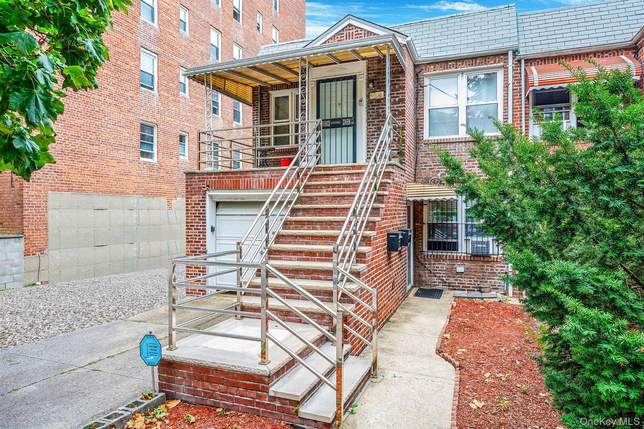 66-11 Burns ST, Rego Park, NY 11374