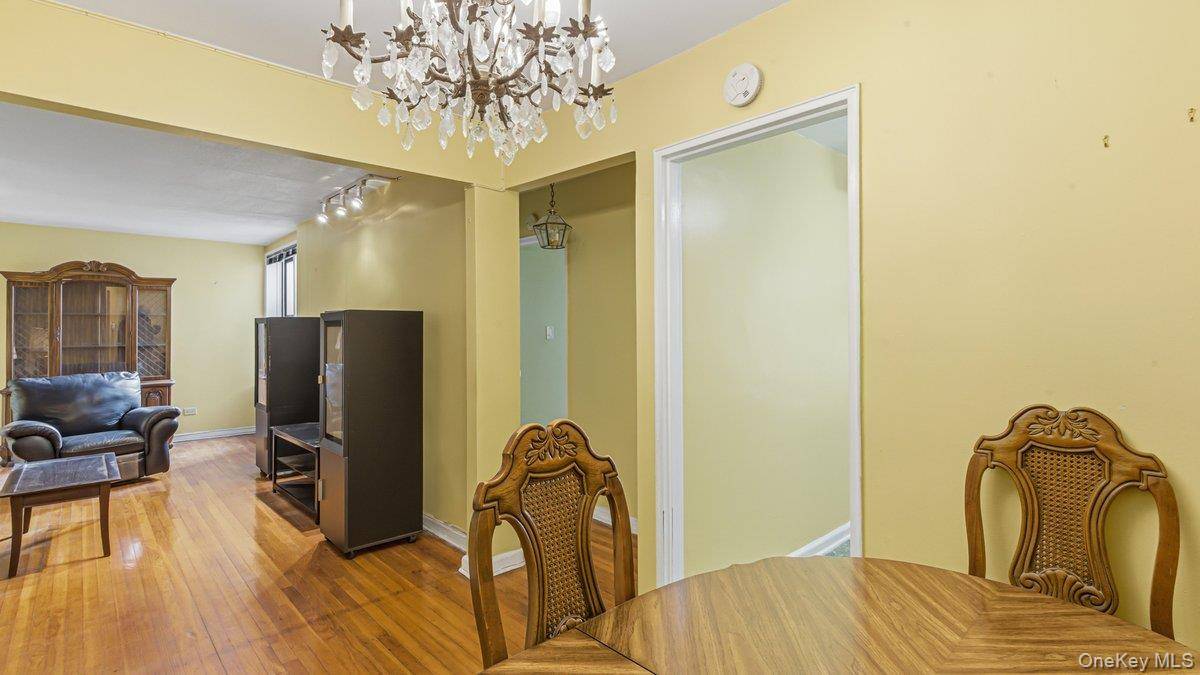 83-35 139 ST #1D, Briarwood, NY 11435