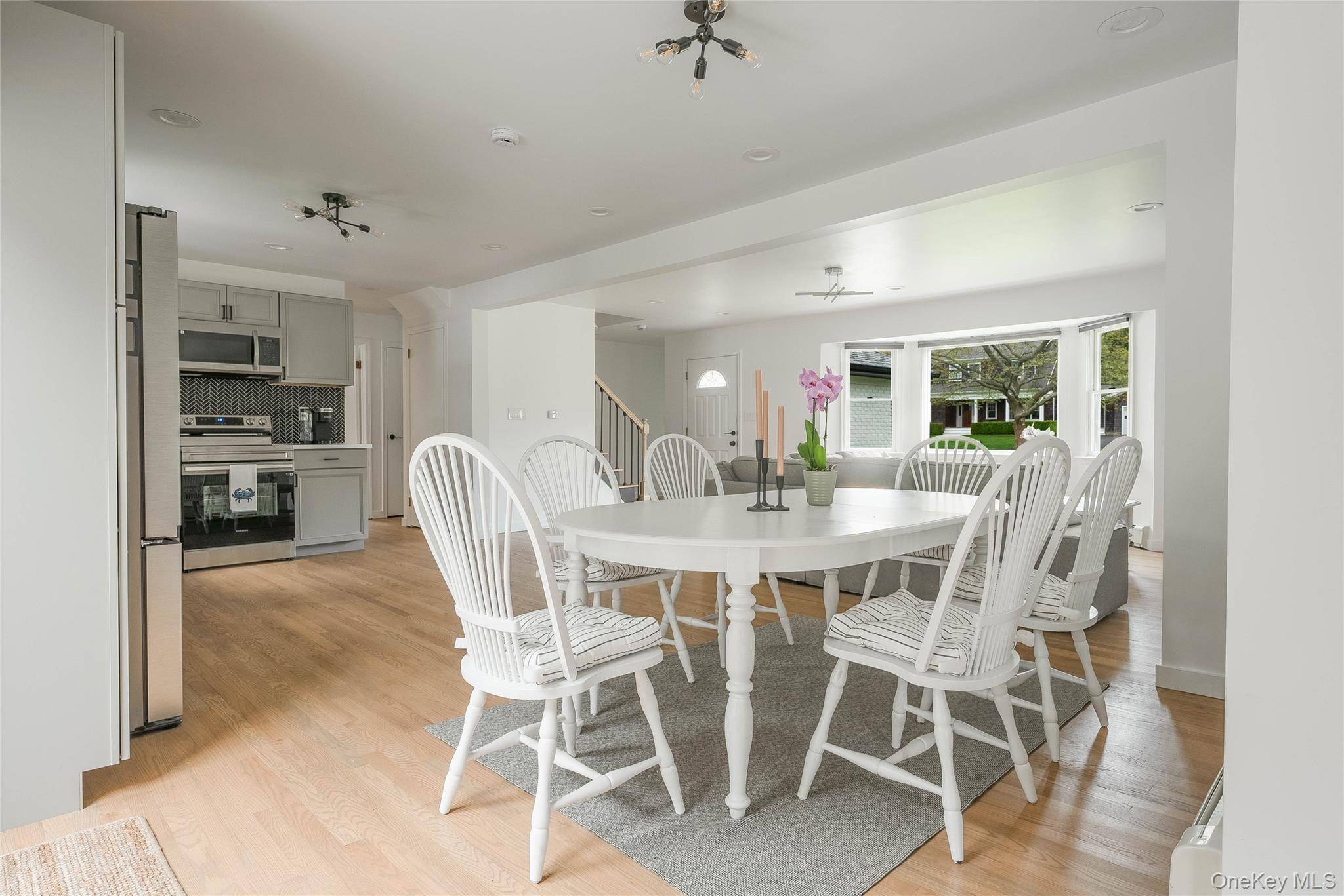 17 Underhill DR, Southampton, NY 11968
