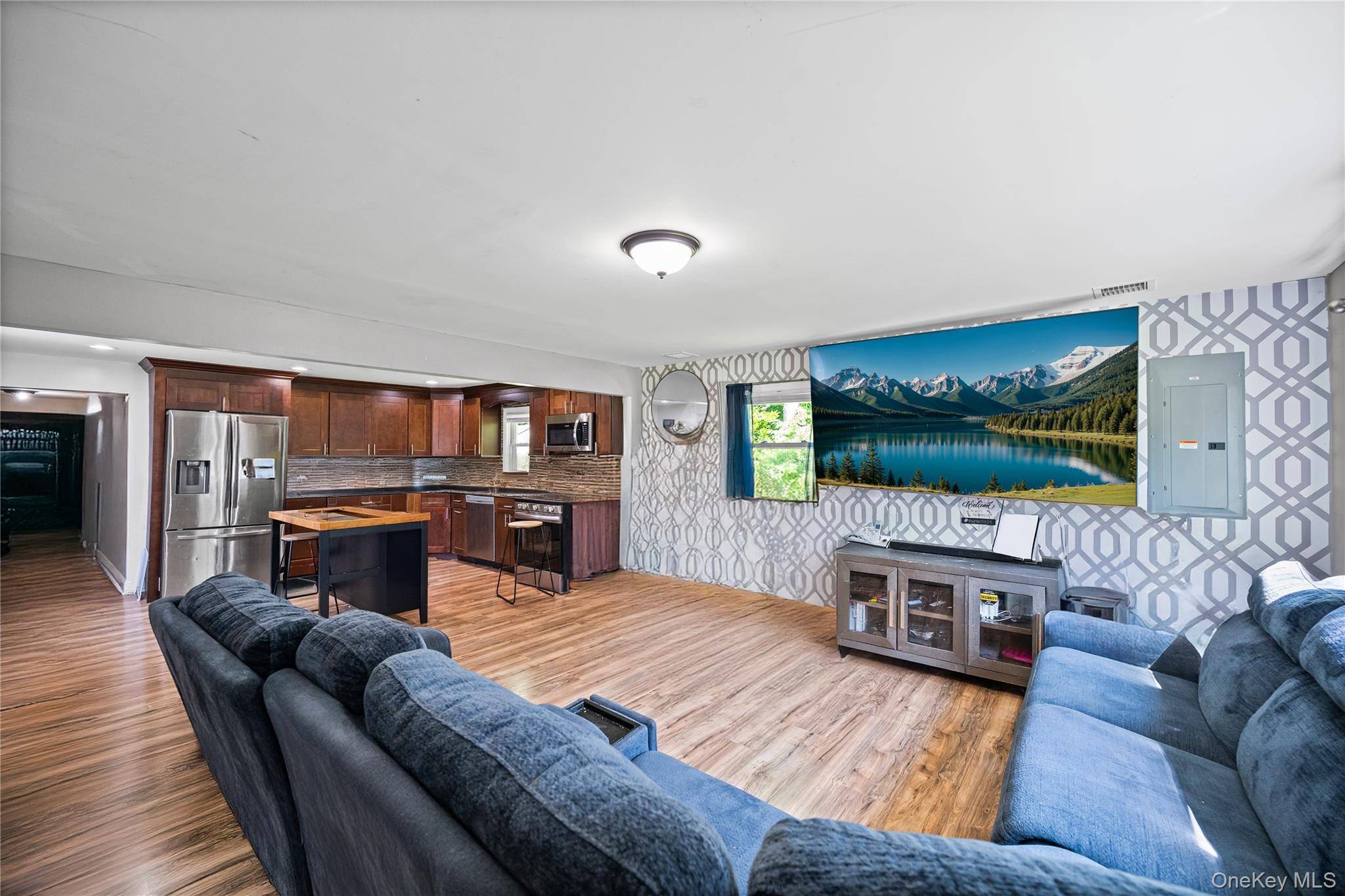 1113 Joselson AVE, Bay Shore, NY 11706