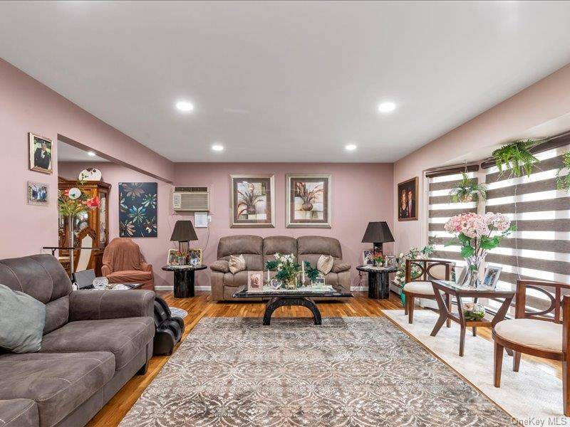 3711 Berne RD, Wantagh, NY 11793
