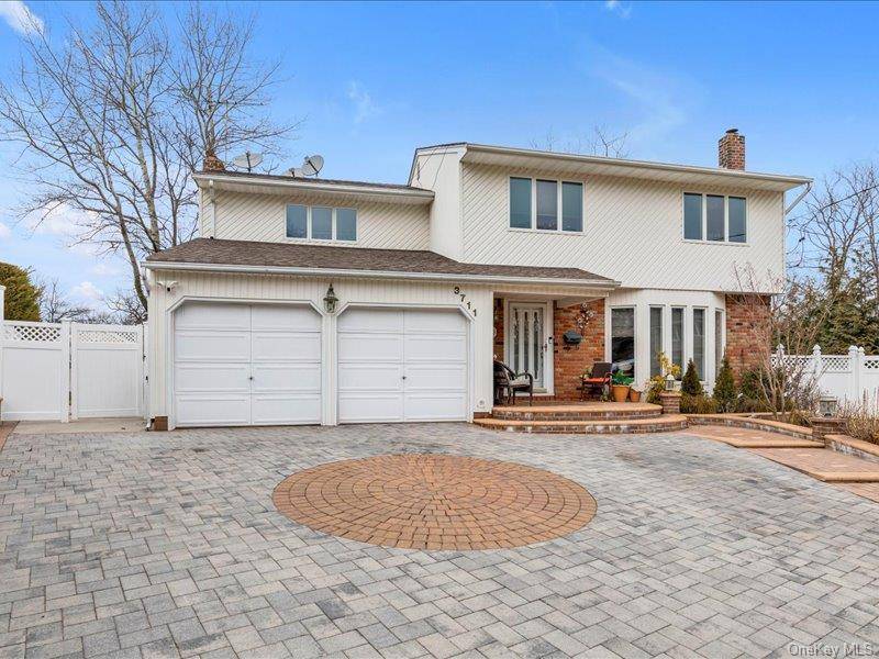 3711 Berne RD, Wantagh, NY 11793