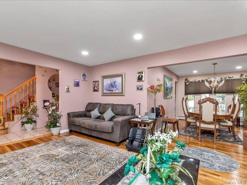 3711 Berne RD, Wantagh, NY 11793