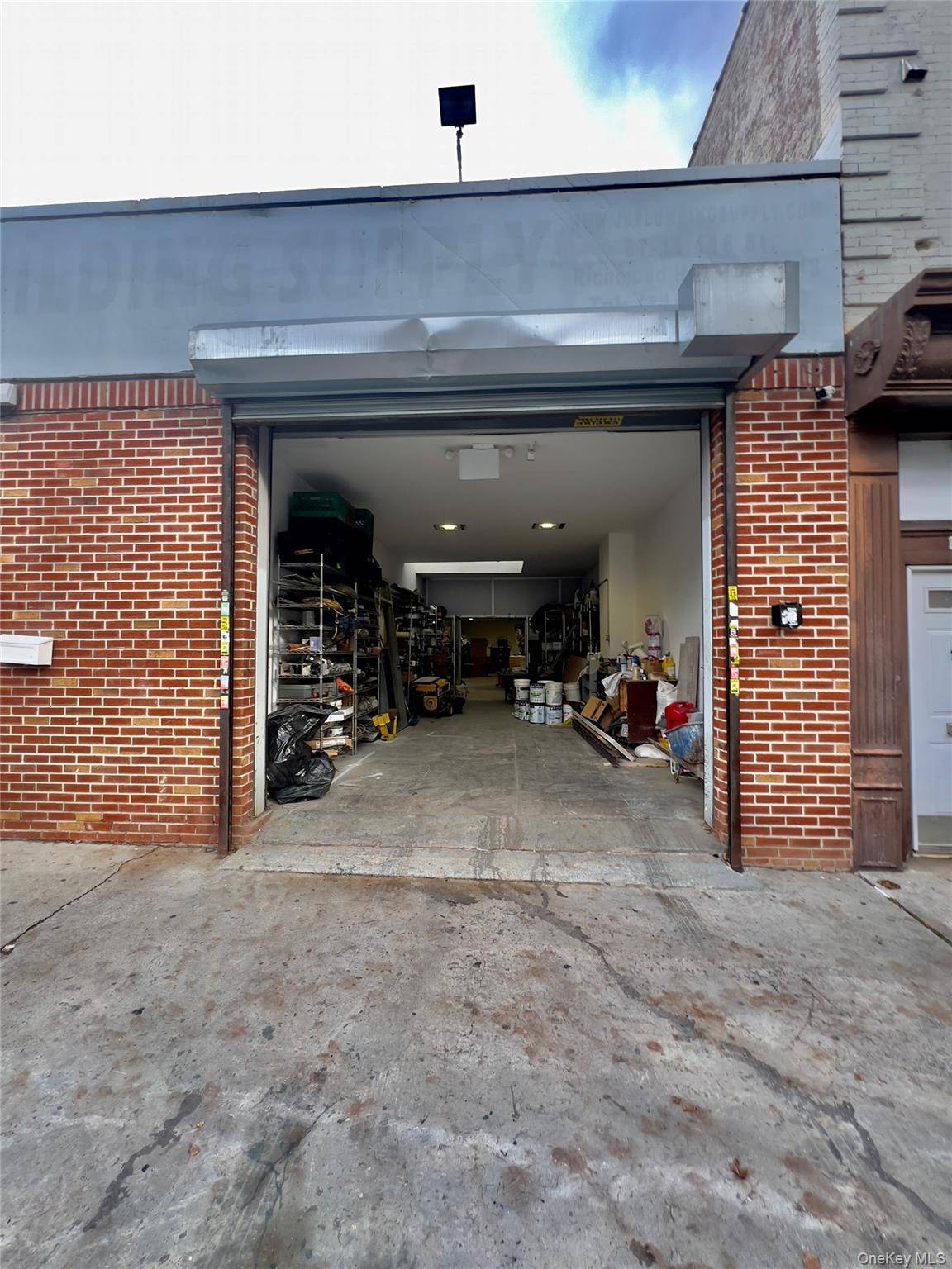 87-11 118th ST, Richmond Hill, NY 11418