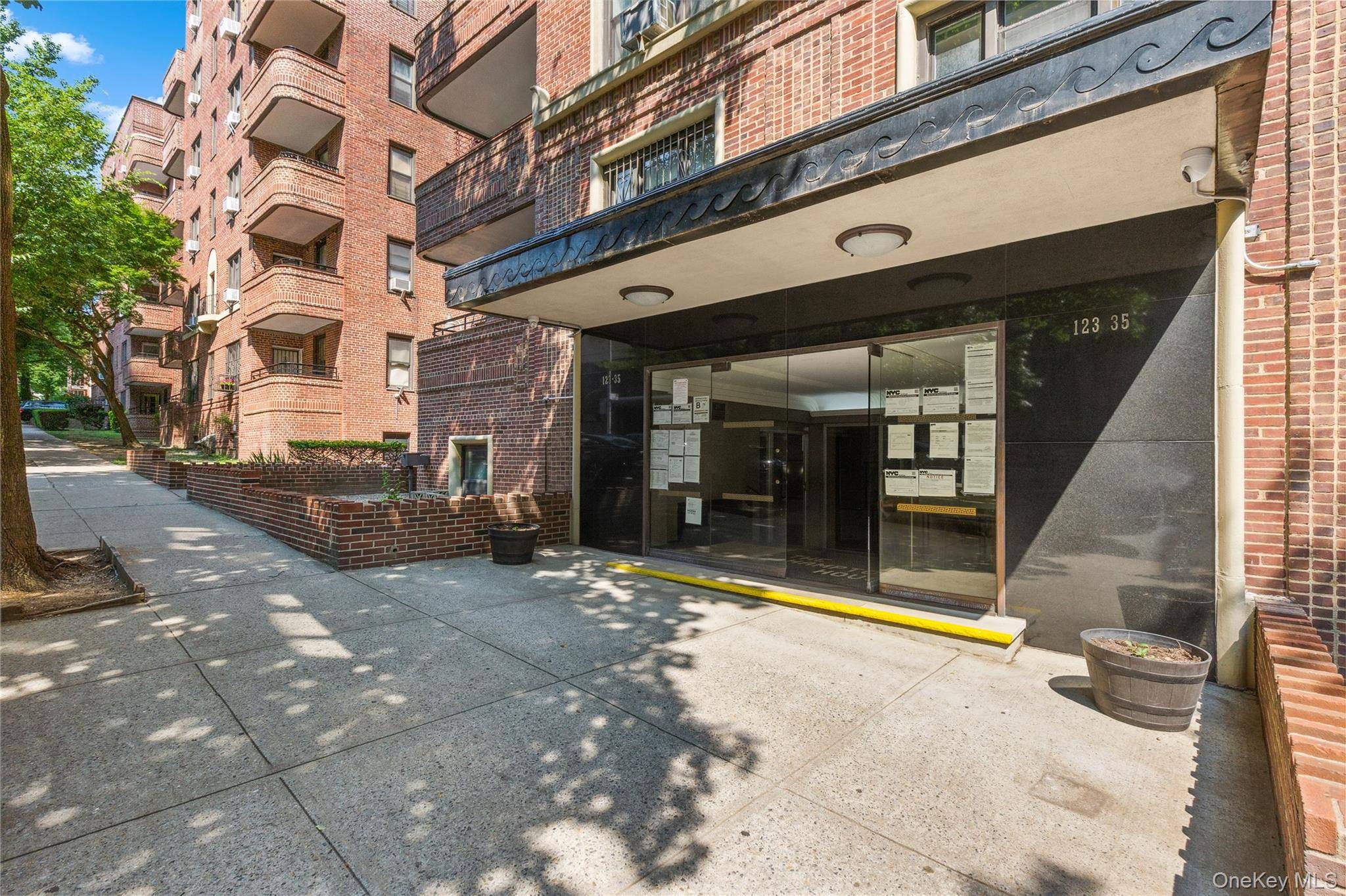 123-35 82nd RD #4D, Kew Gardens, NY 11415