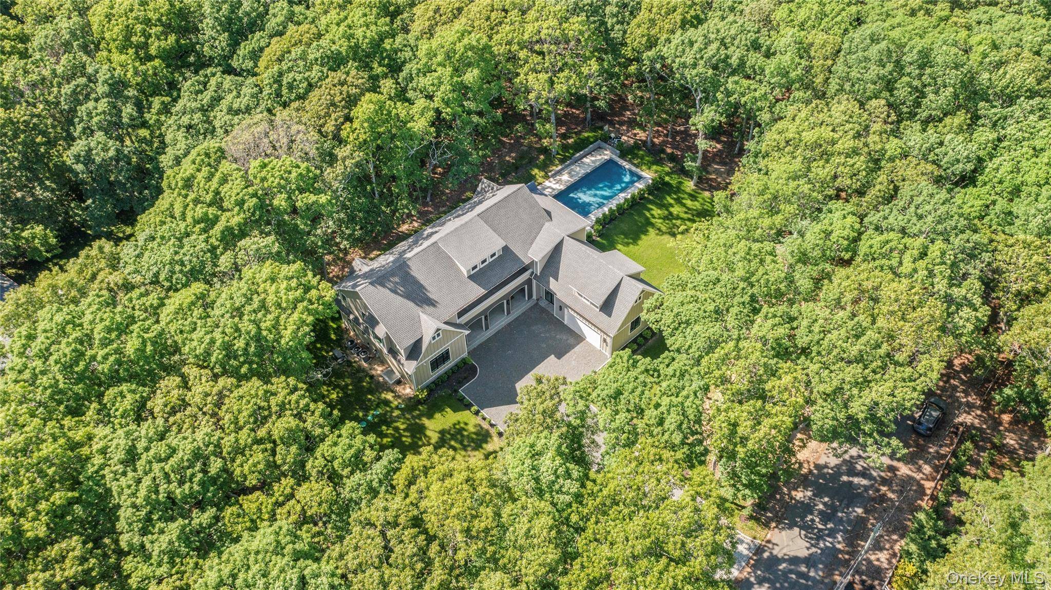 1355 Little Peconic Bay RD, Cutchogue, NY 11935