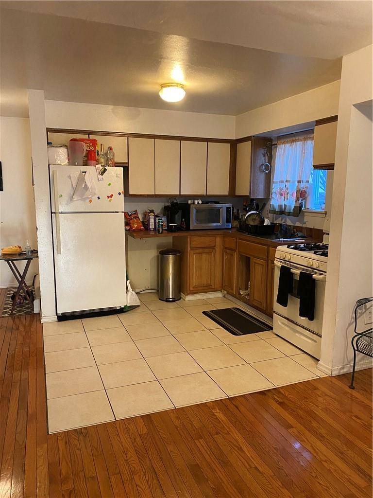 3601 Pratt AVE, Bronx, NY 10466