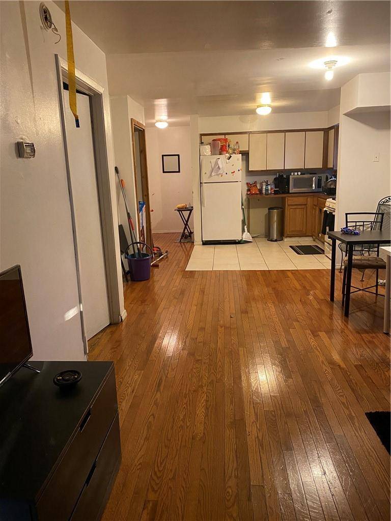 3601 Pratt AVE, Bronx, NY 10466